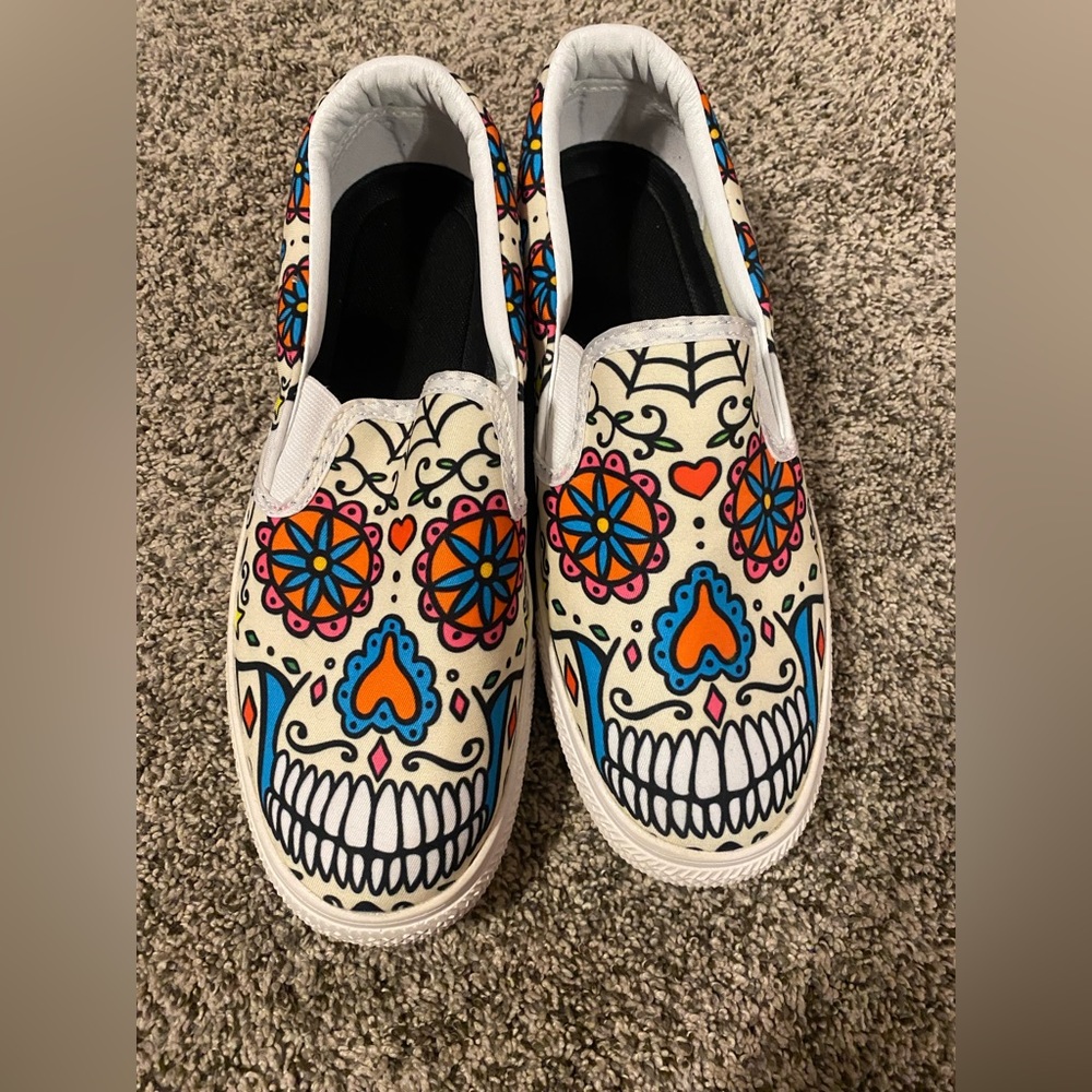 Skull slip on shoes